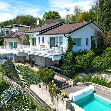Villa Flora Manerba del Garda